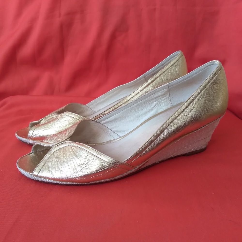 B2 Leather Upper and Outsole Wedges Size 8.5